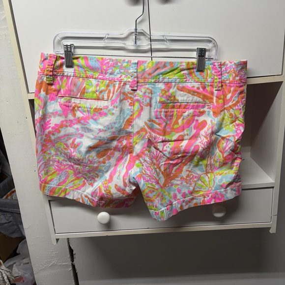 Lilly Pulitzer callahan shorts - Picture 2 of 8